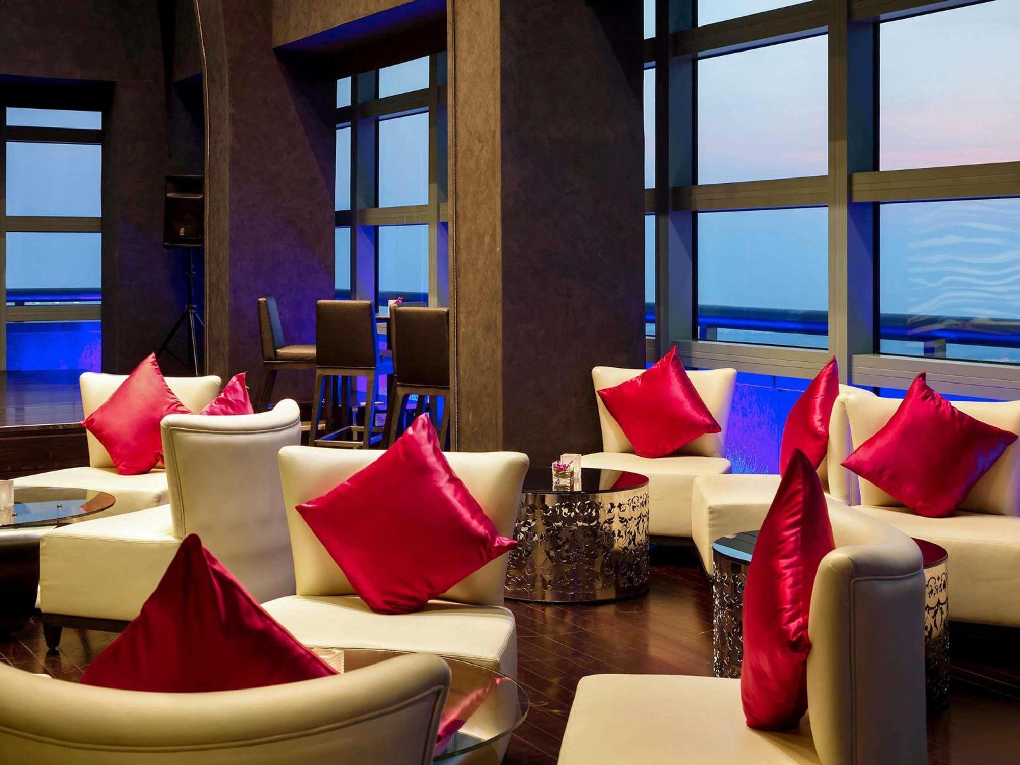 Sofitel Abu Dhabi Corniche Hotel Exterior foto