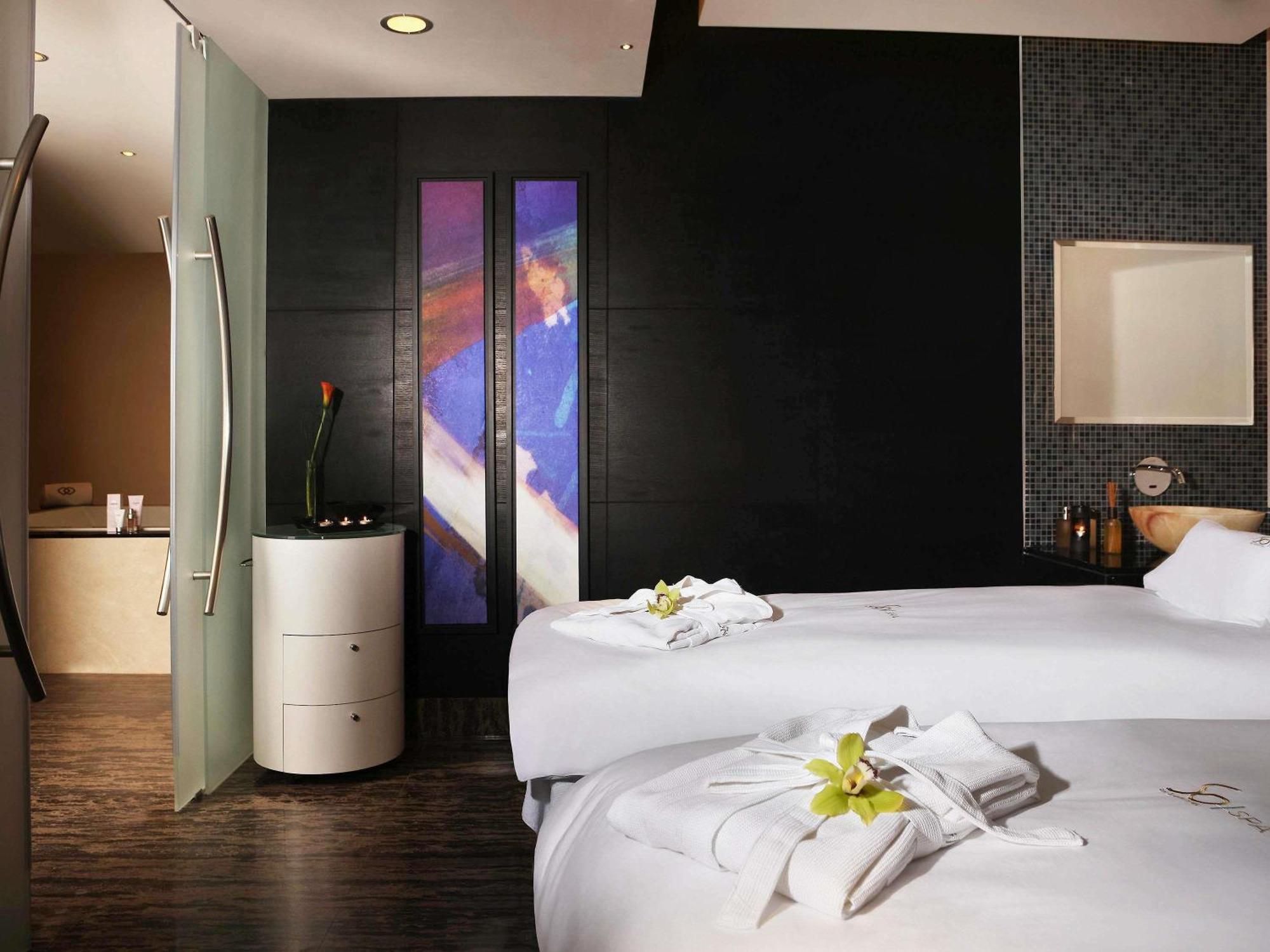 Sofitel Abu Dhabi Corniche Hotel Exterior foto