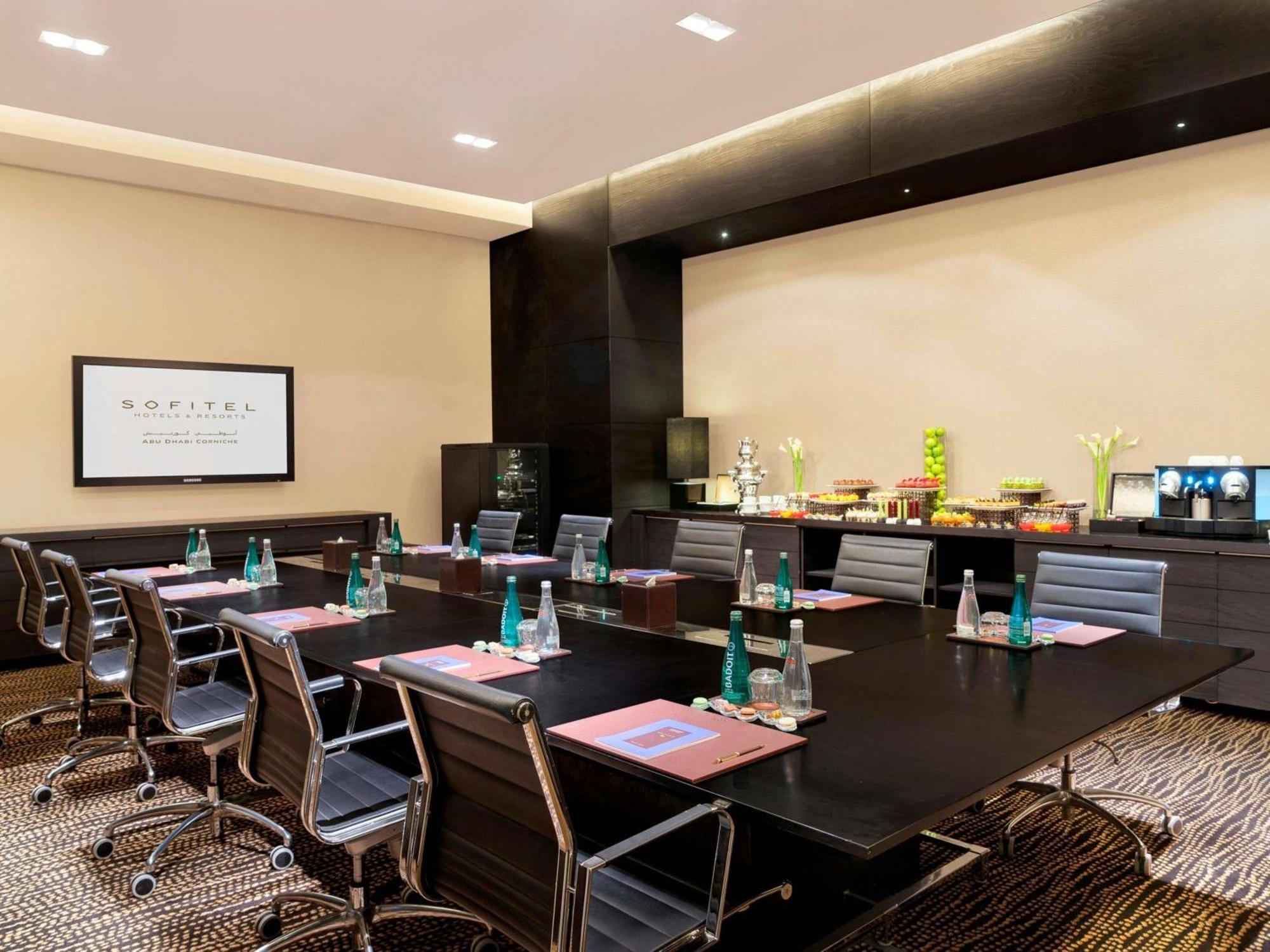 Sofitel Abu Dhabi Corniche Hotel Exterior foto