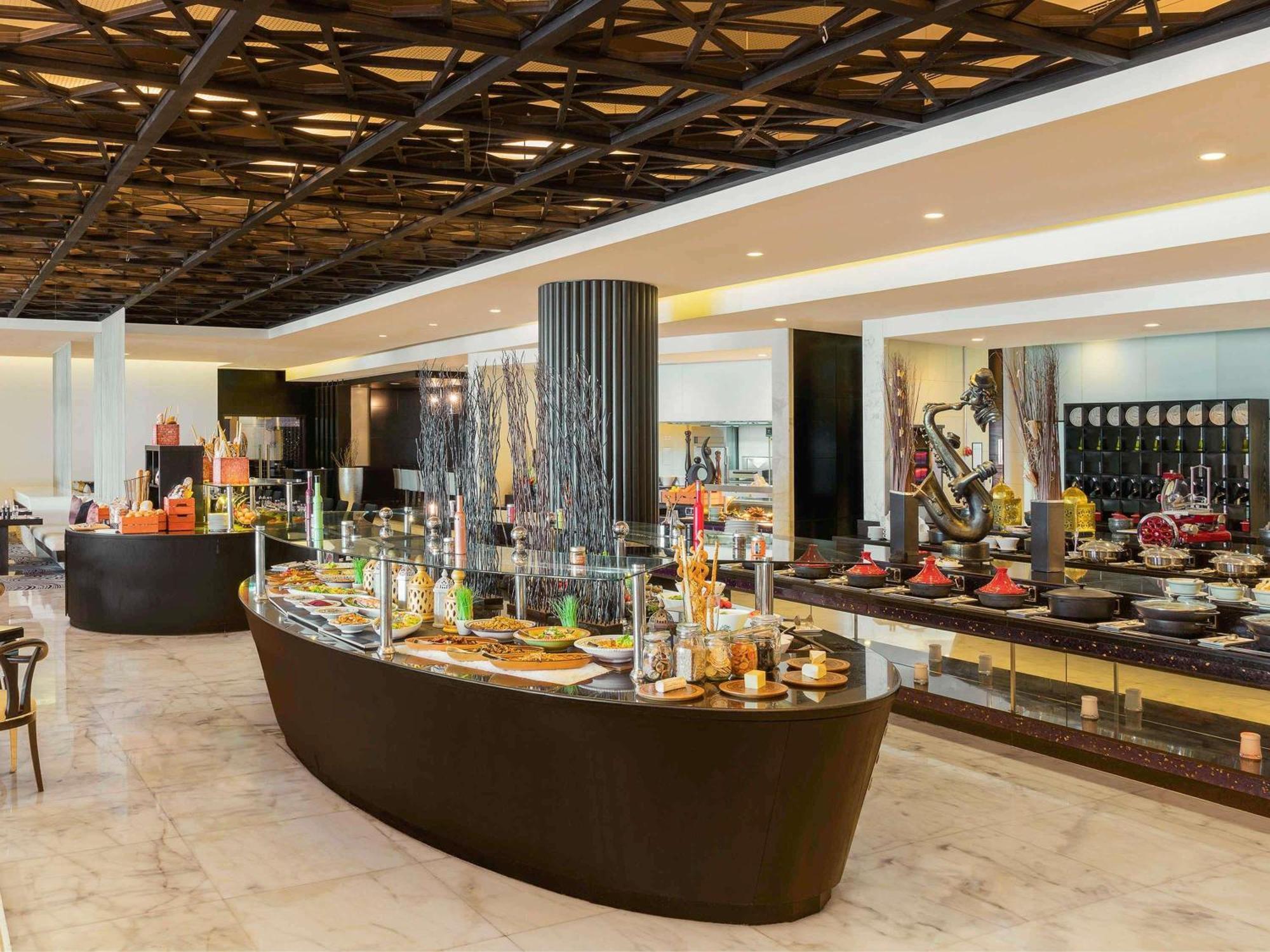 Sofitel Abu Dhabi Corniche Hotel Exterior foto