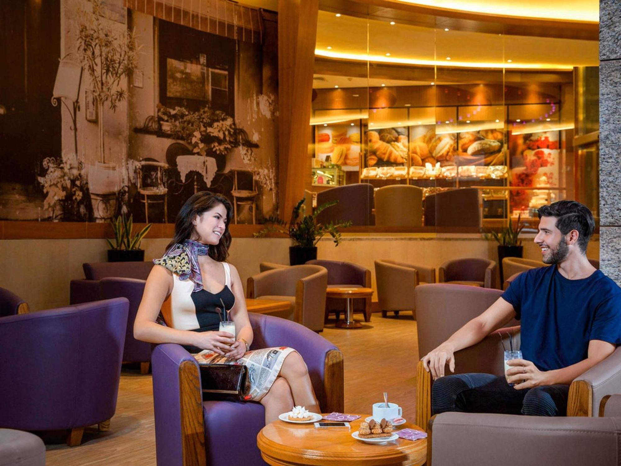 Sofitel Abu Dhabi Corniche Hotel Exterior foto